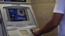 Imagem de Levantamentos e pagamentos nas caixas multibanco caíram 29,6% no 2.º trimestre do ano