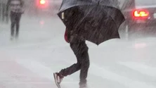 Imagem de Todos os distritos do continente e Açores sob aviso amarelo devido à chuva