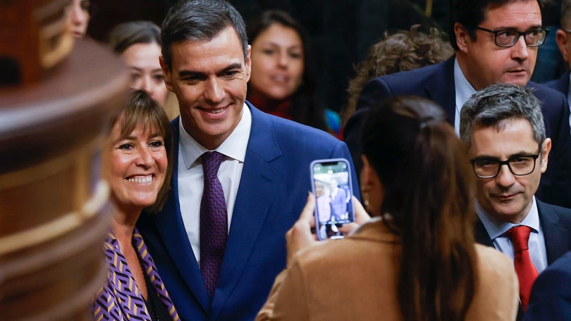 Pedro Sánchez reeleito primeiro-ministro