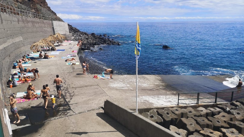 Imagem de Calheta com quatro praias de «Ouro»