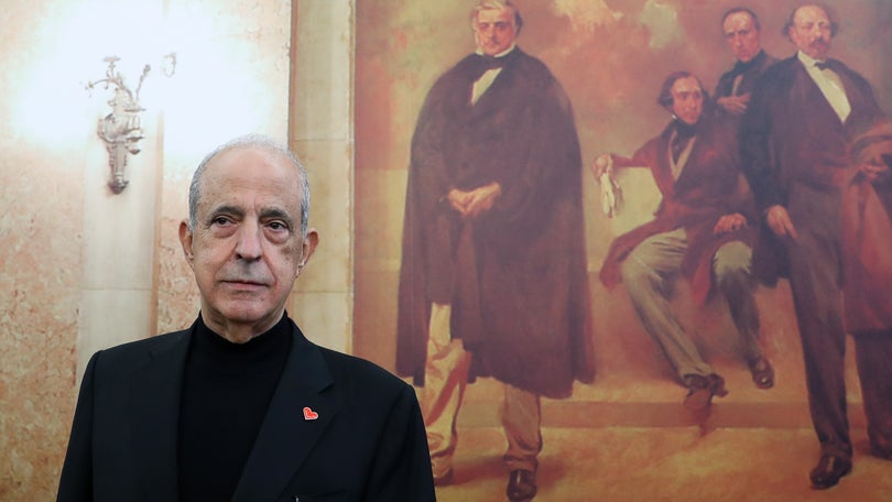 Imagem de Conselho das Ordens abre processo que pode vir a retirar condecorações a Joe Berardo