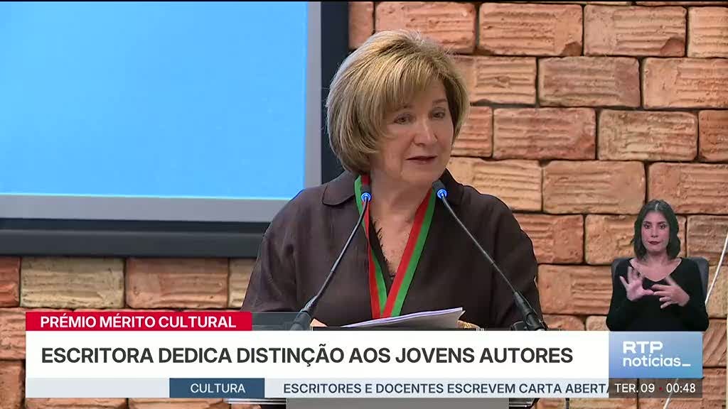 Lídia Jorge condecorada com Medalha de Mérito Cult