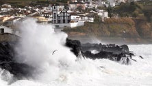 Imagem de Duas pessoas desaparecidas nos Açores