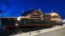 Imagem de Navio de luxo Seabourn Pursuit no Porto do Funchal (vídeo)