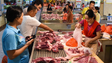 Imagem de Covid-19: China restringe importações de carne alegando surtos em matadouros