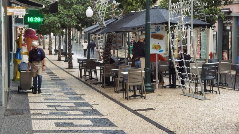 Imagem de Comércio do Funchal fecha portas