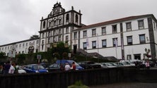 Imagem de Câmara da Horta distribui refeições (Vídeo)