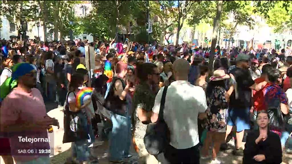 Dezenas de milhares de pessoas na marcha LGBTI em Lisboa