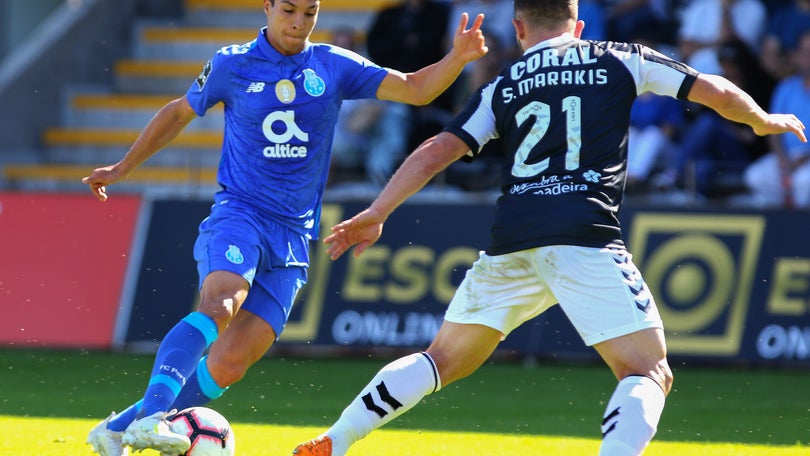 Imagem de FC Porto despromove Nacional e é líder provisório da I Liga