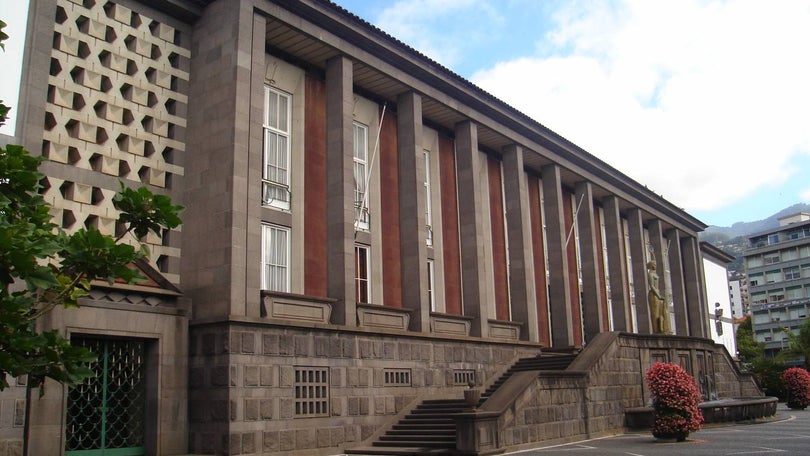 Câmara do Funchal dá Palácio da Justiça como garantia em processo de execução fiscal