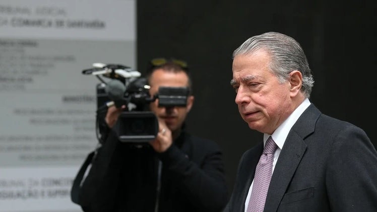 Imagem de Ricardo Salgado condenado a seis anos de prisão efetiva