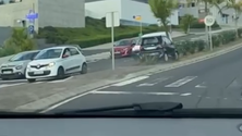 Imagem de Condutor alterado despista-se contra árvore (vídeo)