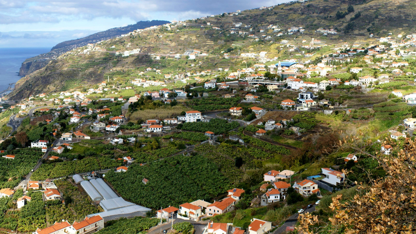 Mulher encontrada morta na Calheta com “indícios de crime”