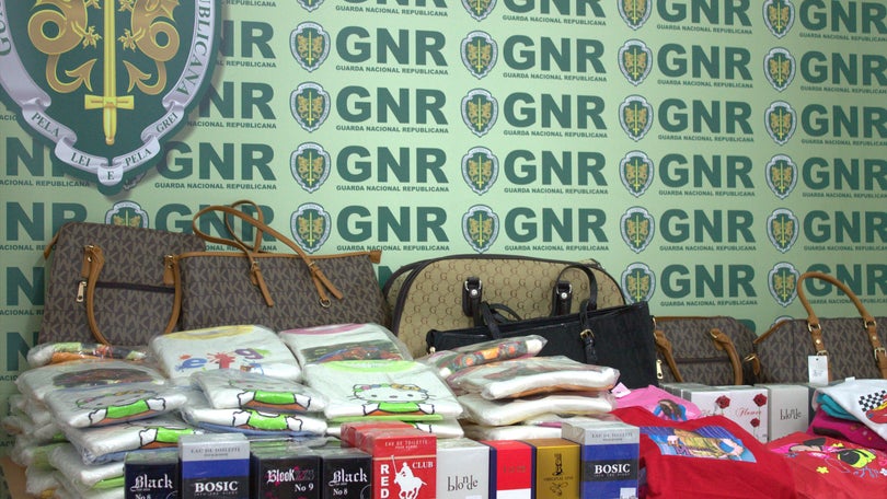 GNR apreende material contrafeito avaliado em mais de 5 mil euros