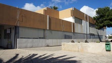 Imagem de Amianto da escola do Porto Santo causa apreensão