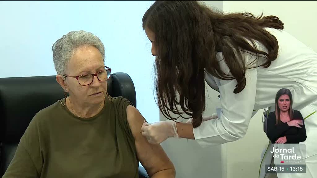 Stock esgotado. Utentes a partir dos 85 anos sem acesso a vacinas da gripe de dose elevada