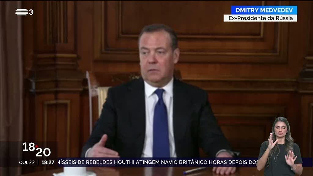 Dmitry Medvedev garante que tropas russas irão capturar Kiev