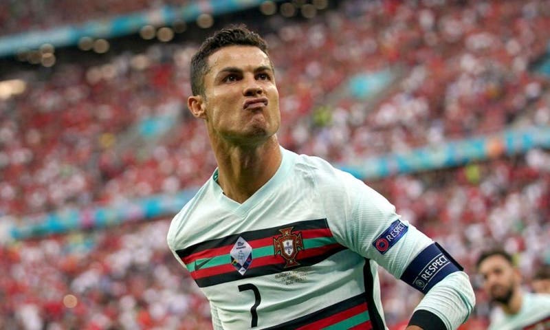 Ronaldo a um hat-trick do recordista mundial Ali Daei ...