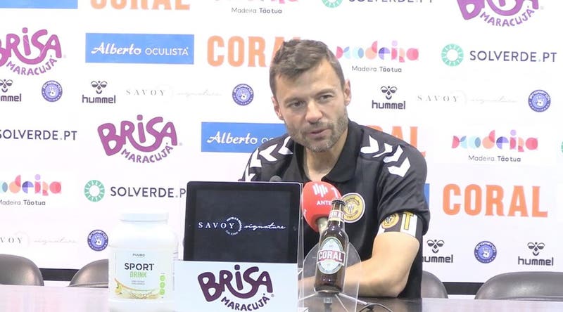 Treinador Filipe Cndido de sada do Nacional