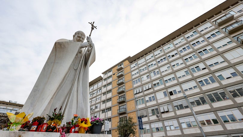 Imagem de Papa pode ter alta nos próximos dias