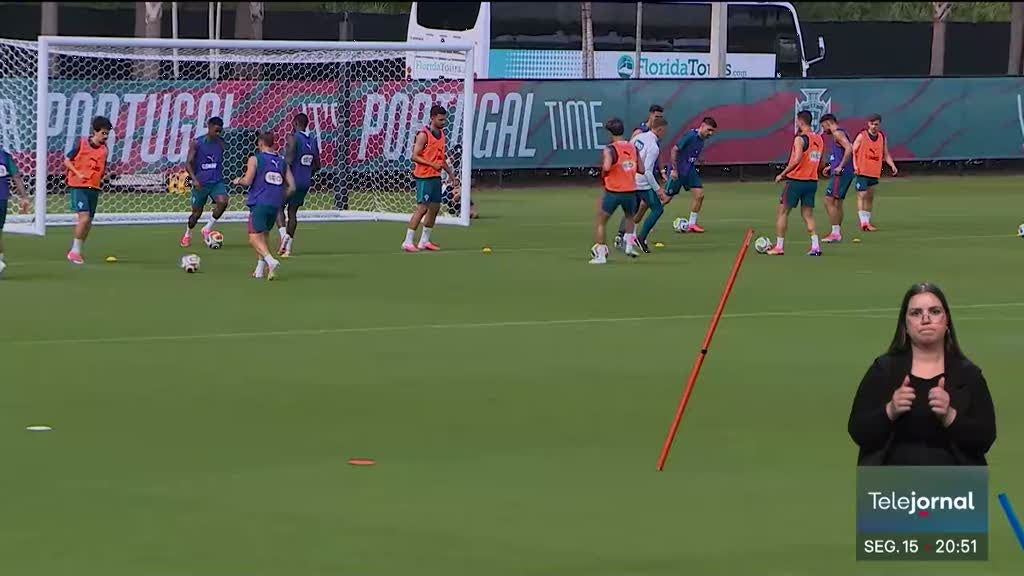 Seleção na praia de Palm Beach. Matheus Nunes diz que faz parte da preparação