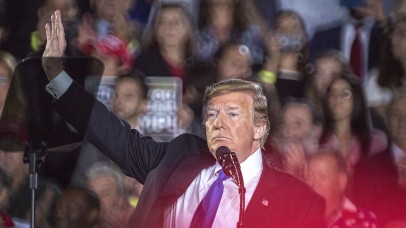 Imagem de Trump ameaça militares venezuelanos se não se juntarem a Guaidó