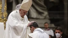 Imagem de Papa apela aos novos padres para que se afastem da vaidade