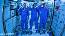 Imagem de Astronautas chineses regressam à Terra após 90 dias no espaço