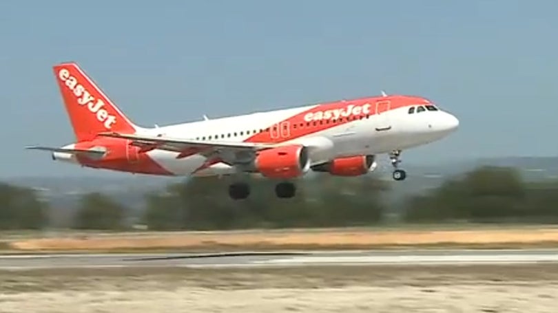 EasyJet cancela 350 voos devido a greve de tripulantes