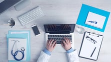Imagem de Madeira vai ter projeto de consultas pela internet