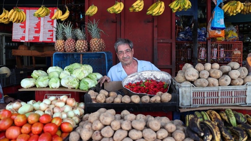 Venezuela: Mercaditos de rua como opção para comprar mais barato