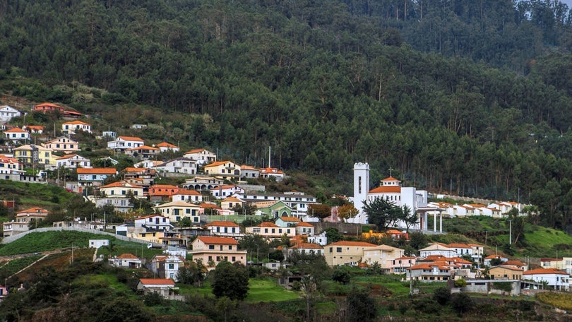 Imagem de Segunda-feira com céu nublado
