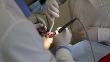 Imagem de Perigo de compra de aparelhos dentários na internet