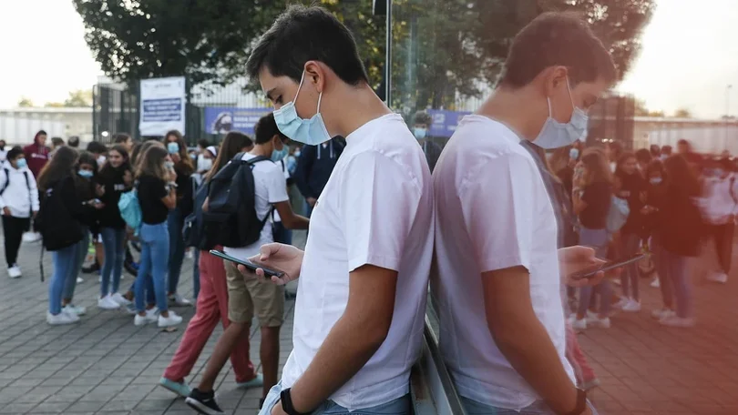 Conselho Nacional de Saúde contra continuidade do uso de máscara nas escolas