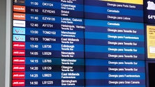 Imagem de Governo da Madeira exige solução política para condicionamentos do aeroporto