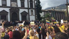 Imagem de Duas centenas manifestam-se no Funchal pelo fim da “ditadura” na Venezuela
