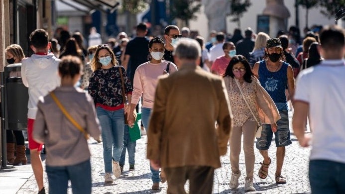 Incidência continua a baixar, Rt com nova subida