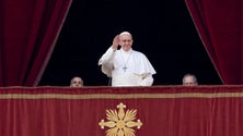 Imagem de Papa exorta jovens a não se refugiarem no… telemóvel