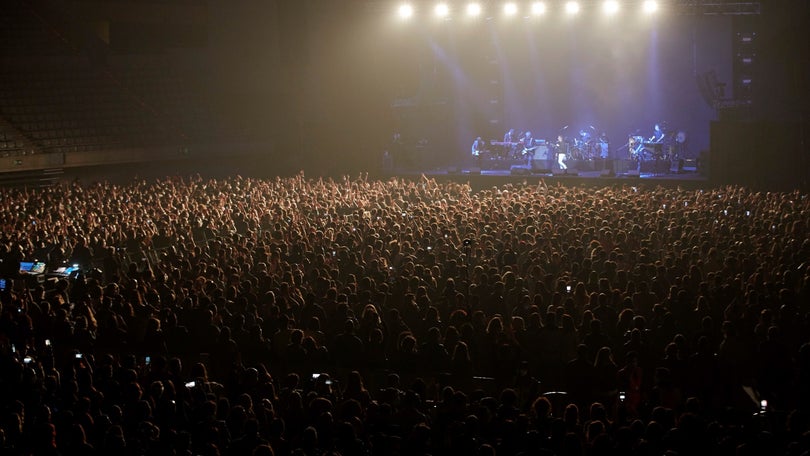 Cinco mil pessoas em concerto em Barcelona