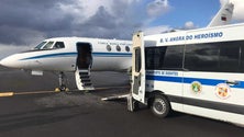 Imagem de Bebé recém-nascido transportado para Lisboa pela Força Aérea
