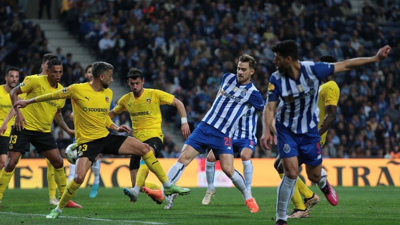 Imagem de Porto cumpre obrigação de vencer e pressionar o líder