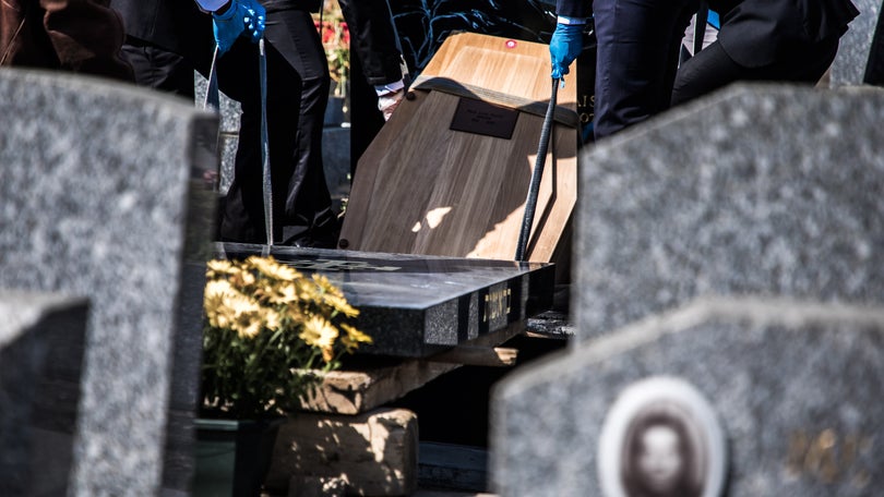 Imagem de Covid-19: Espanha fará grande homenagem às vítimas após superação da crise