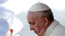 Imagem de Notre-Dame: Papa em choque reza pelos católicos e pelos franceses