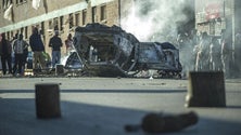 Imagem de Violência e pilhagens na África do Sul deixa comunidade portuguesa apreensiva