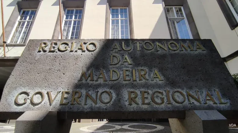 Ganho médio mensal da Administração Regional da Madeira fixou-se em 1 818,9 euros