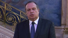 Imagem de Carlos César quer reduzir funções no PS dos Açores