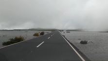 Imagem de Estrada do Chão do Paul da Serra cercada de água (vídeo)