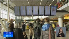Imagem de Milhares de voos vão ser cancelados em toda a Europa por falta de mão de obra (vídeo)