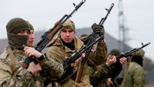Imagem de Rússia redobra ataques em zona estratégica para ambos os lados no Donbass
