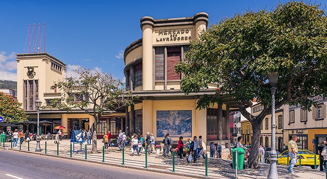 Funchal aprova quatro planos de pagamento de dívidas em atraso do Mercado dos Lavradores